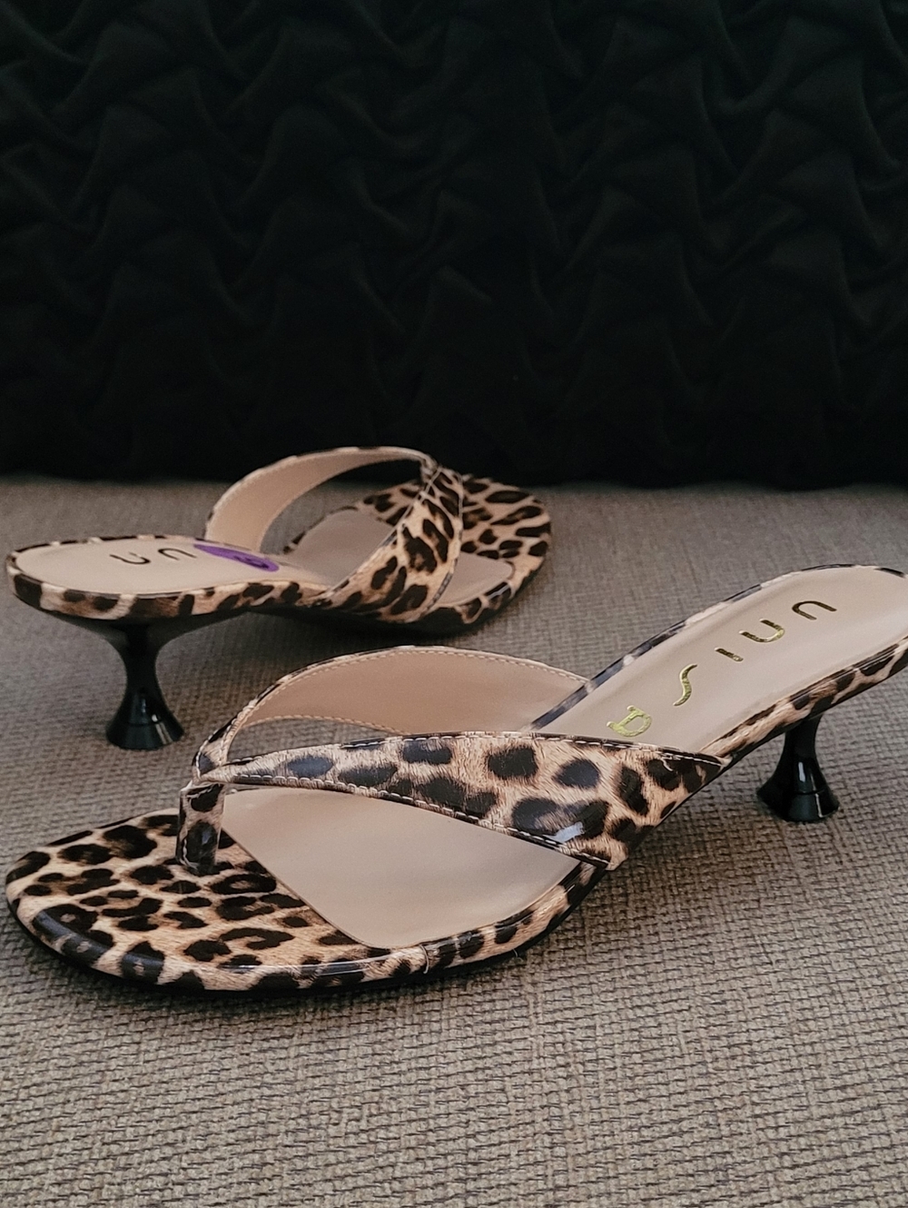 UNISA KITTEN HEEL THONG SANDALS PATENT CHEETAH PRINT